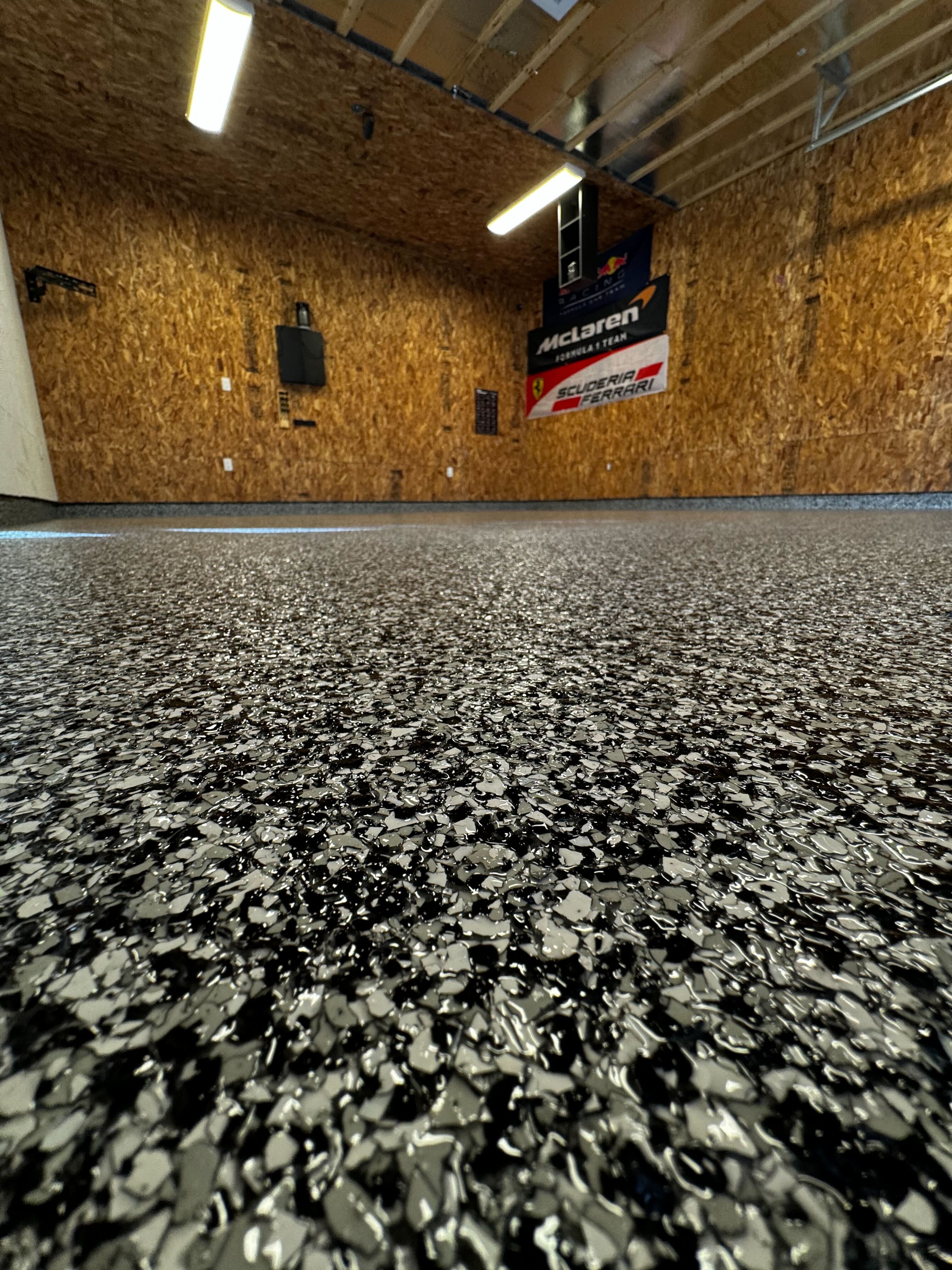 Équipe Epoxy FB et réalisation de plancher en époxy